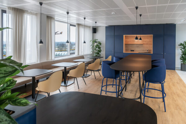 Lufthansa FOC Tische