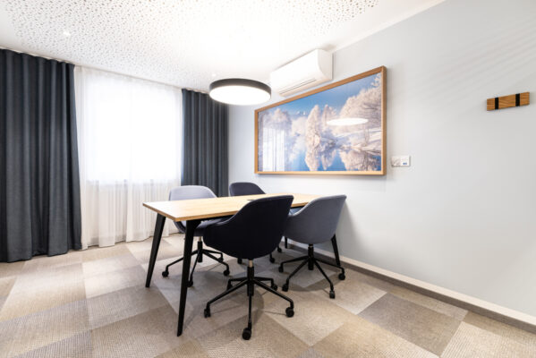 VR Bank Werdenfels-Murnau Tisch