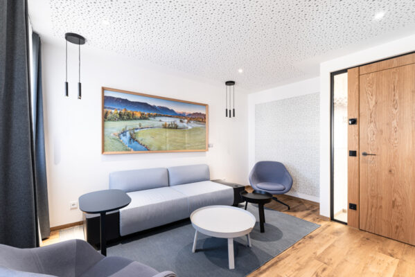 VR Bank Werdenfels-Murnau Sofa